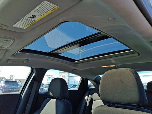 Used 2023 Chevrolet Malibu LT image 18