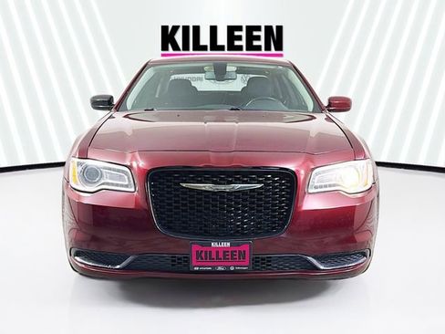 Used 2019 Chrysler 300 Touring w/ Sport Appearance Package RWD image 2