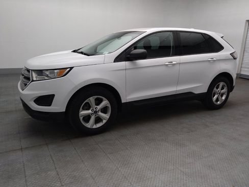 Used 2017 Ford Edge SE FWD image 2
