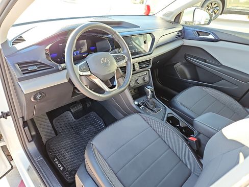 Used 2022 Volkswagen Taos SE image 11