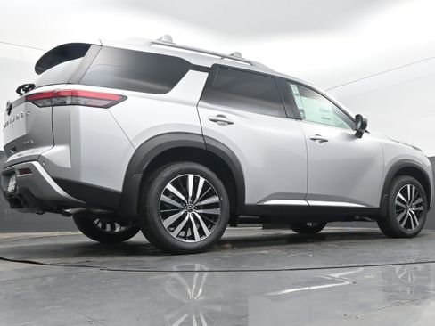 New 2025 Nissan Pathfinder Platinum image 30