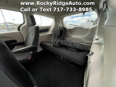 Used 2023 Chrysler Voyager LX image 34