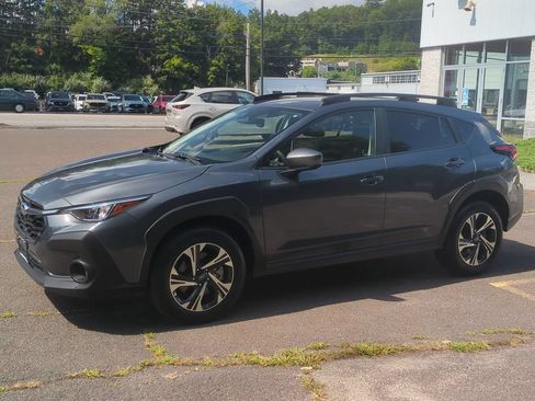 Used 2024 Subaru Crosstrek 2.0i Premium AWD/4WD image 2