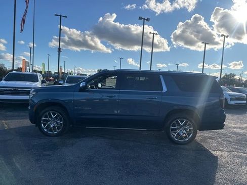New 2026 Chevrolet Suburban Premier w/ Sun And Tow Package image 6