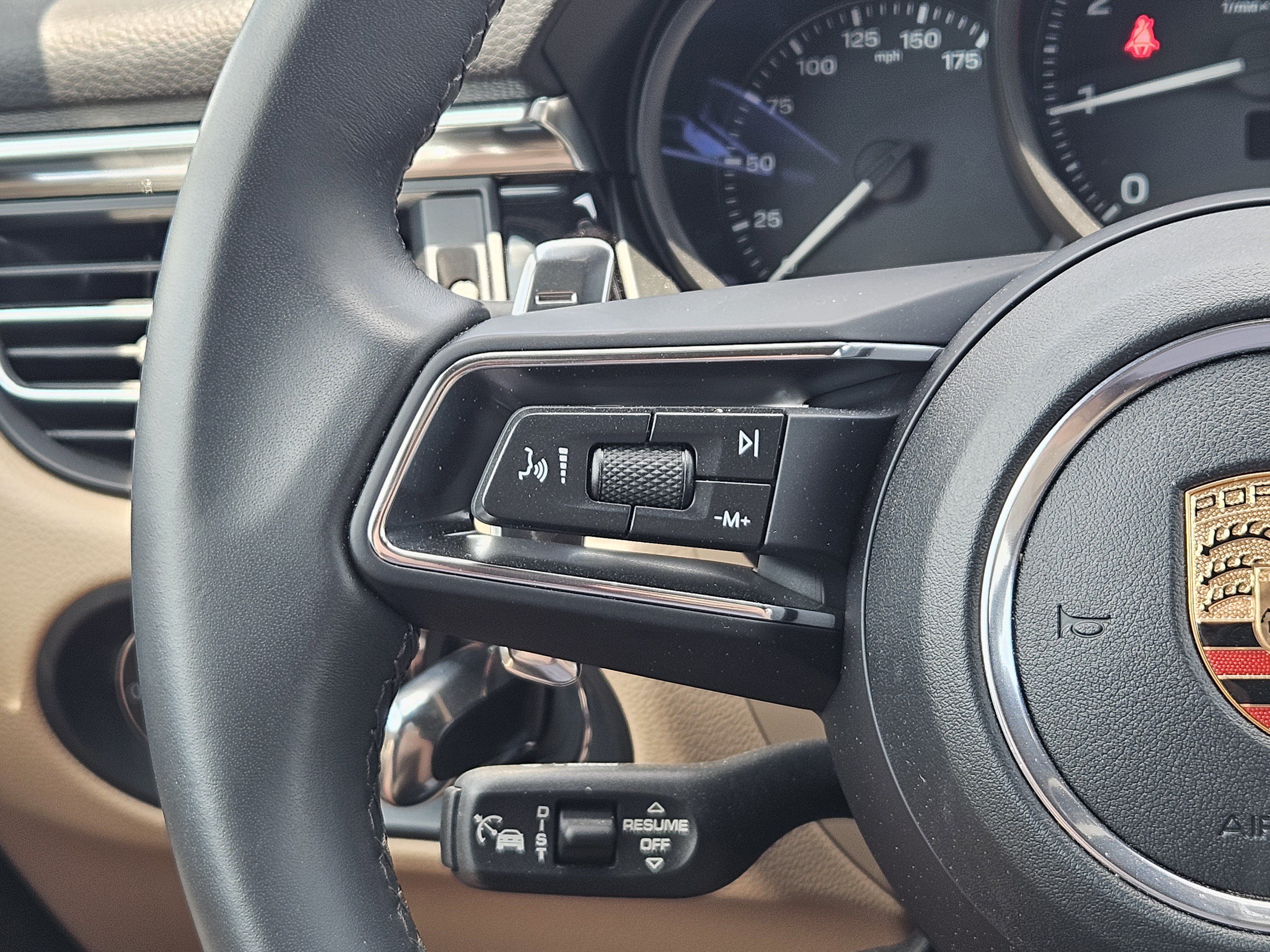 Certified 2026 Porsche Macan AWD/4WD image 27