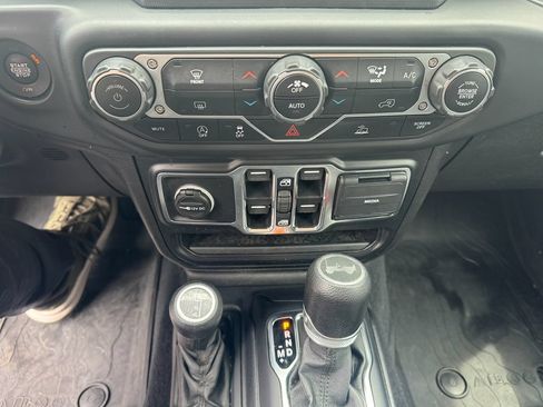 Used 2021 Jeep Wrangler Unlimited Sport AWD/4WD image 19
