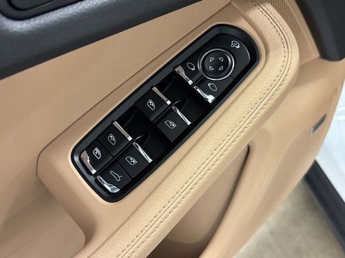 Used 2024 Porsche Macan image 21