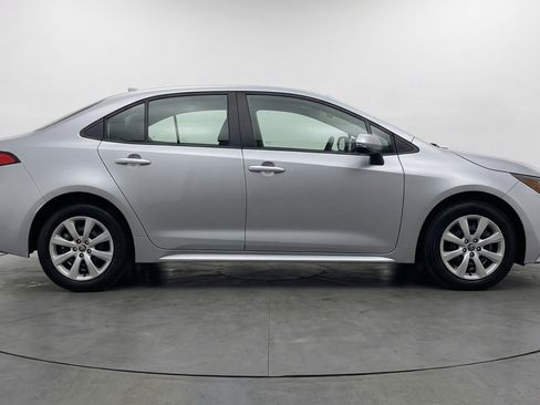 Used 2025 Toyota Corolla LE FWD image 11
