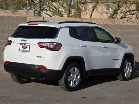 Used 2022 Jeep Compass Latitude image 9