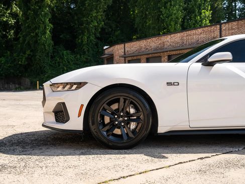 Used 2024 Ford Mustang GT RWD image 3