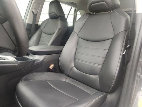 Used 2025 Toyota RAV4 XLE Premium FWD image 14