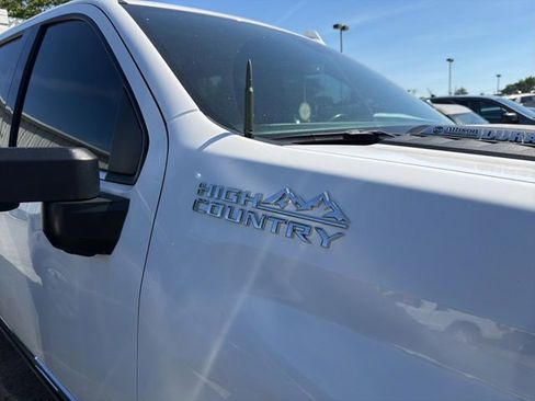 Used 2024 Chevrolet Silverado 2500 High Country w/ LPO, Dark Essentials Package AWD/4WD image 6