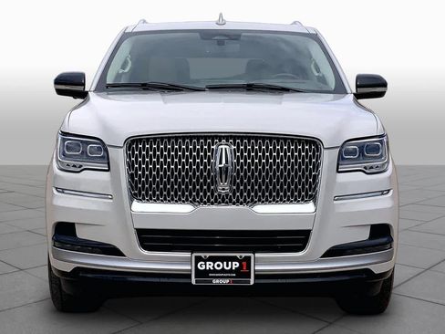 Used 2023 Lincoln Navigator Reserve RWD image 4