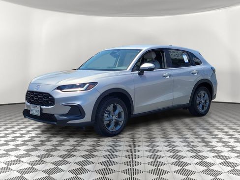 Certified 2027 Honda HR-V LX image 3