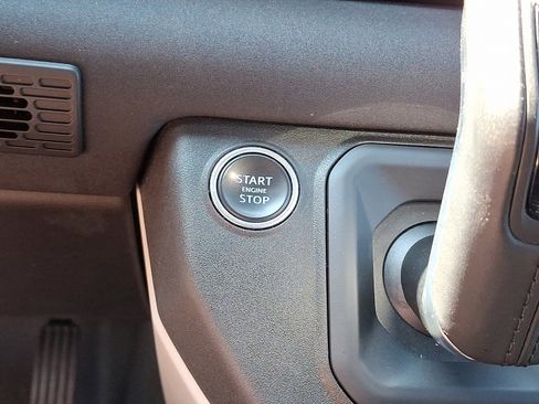 Used 2023 Land Rover Defender 110 X-Dynamic SE image 27