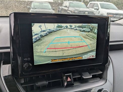 Used 2025 Toyota Corolla Cross LE image 22