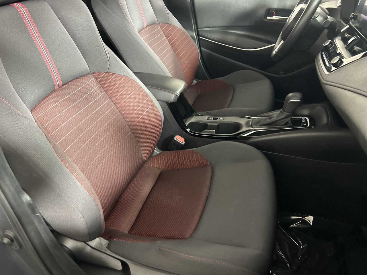 Used 2025 Toyota Corolla SE FWD image 26
