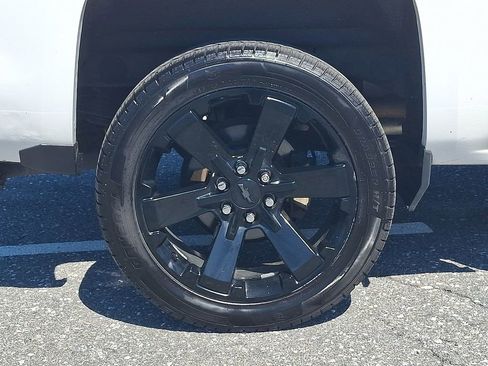 Used 2017 Chevrolet Silverado 1500 LT w/ All Star Edition AWD/4WD image 8