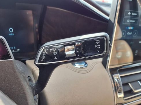 Used 2022 Lincoln Navigator L Reserve AWD/4WD image 19