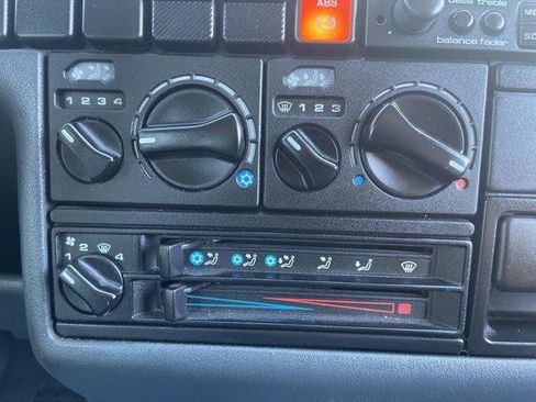 Used 1993 Volkswagen Eurovan GL image 28