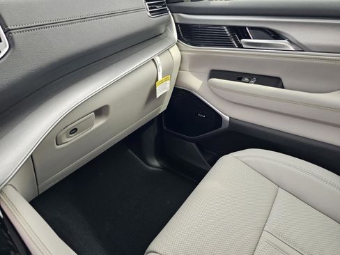 New 2026 Jeep Grand Wagoneer Limited AWD/4WD image 28