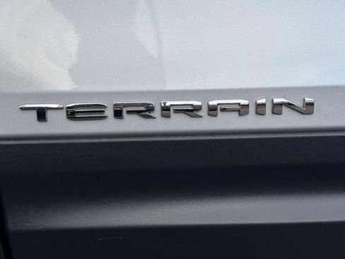 Used 2022 GMC Terrain SLE w/ Driver Convenience Package image 11