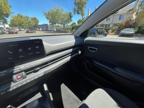 Used 2025 Kia K4 FWD image 34