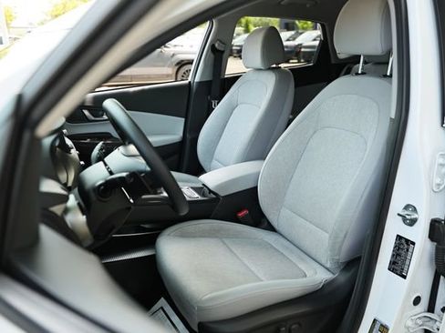 Used 2023 Hyundai Kona SE FWD image 20