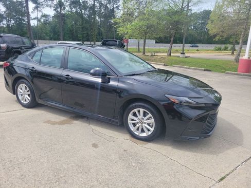 Certified 2025 Toyota Camry LE FWD image 9