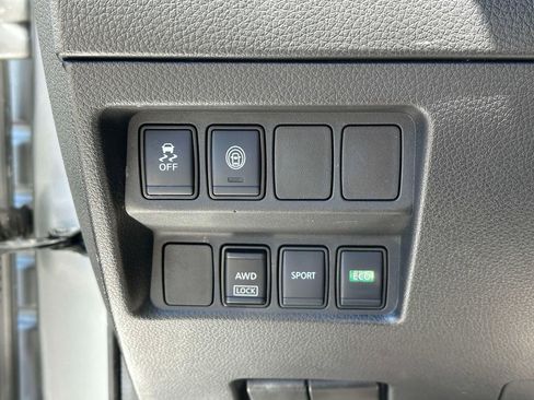 Used 2020 Nissan Rogue Sport SV AWD/4WD image 19