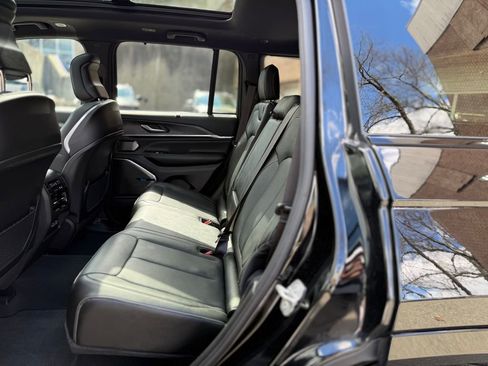 Used 2023 Jeep Grand Cherokee Overland w/ Luxury Tech Group IV image 23