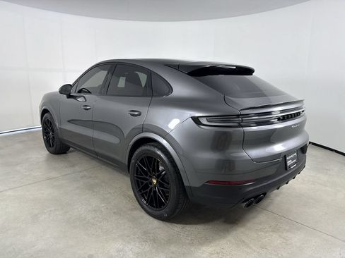 Certified 2024 Porsche Cayenne Coupe AWD/4WD image 3