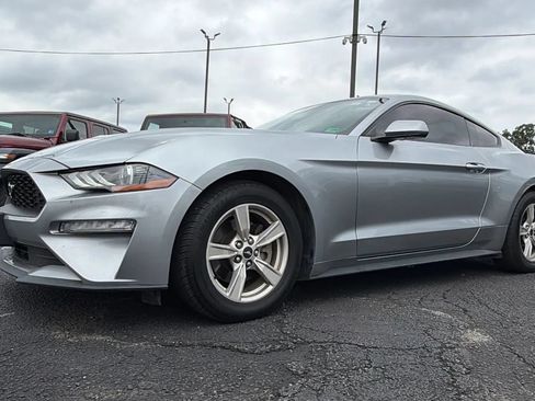 Used 2021 Ford Mustang Coupe RWD image 4