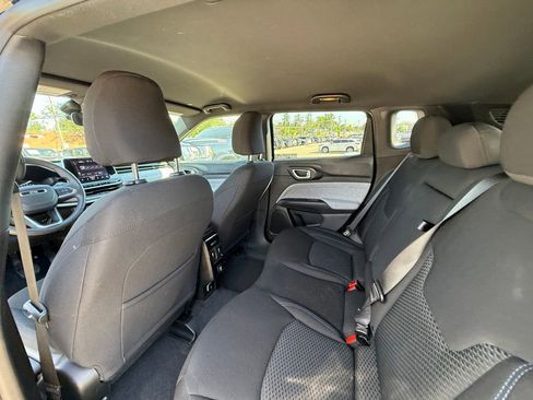 Used 2025 Jeep Compass Sport AWD/4WD image 23