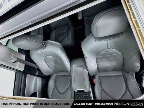 Used 2022 Toyota Highlander XLE AWD/4WD image 21