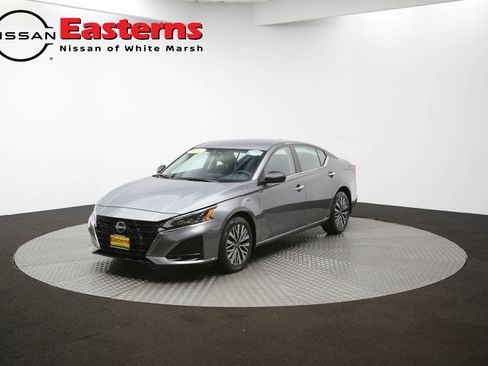 Used 2024 Nissan Altima 2.5 SV image 98