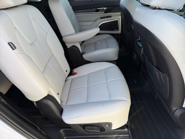 Used 2025 Kia Telluride SX w/ SX Captain's Chair Package AWD/4WD image 11