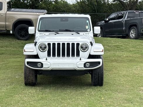 Used 2021 Jeep Wrangler Unlimited Sahara AWD/4WD image 2