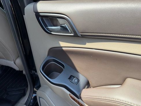 Used 2019 Chevrolet Suburban Premier AWD/4WD image 38