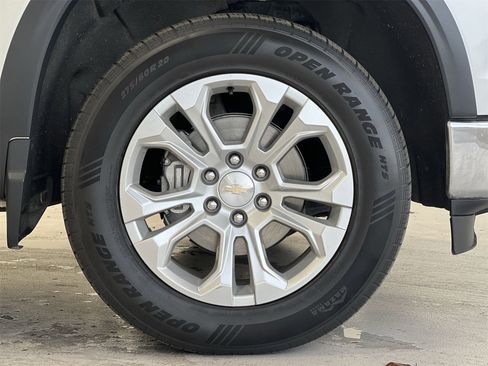 Used 2022 Chevrolet Silverado 1500 LTZ w/ Z71 Off-Road Package image 10