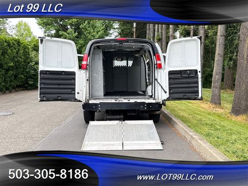 Used 2019 Chevrolet Express 3500 w/ Driver Convenience Package image 70