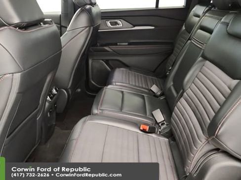 Certified 2025 Ford Explorer ST-Line w/ ST-Line Street Pack image 28