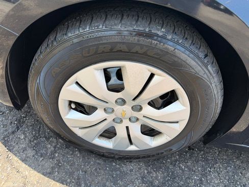Used 2013 Chevrolet Cruze LS FWD image 27
