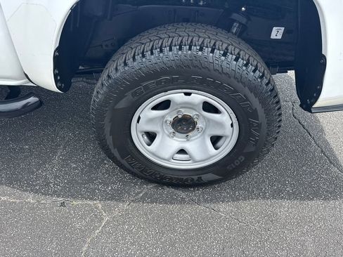 Used 2019 Toyota Tacoma SR w/ SR Convenience Package RWD image 20