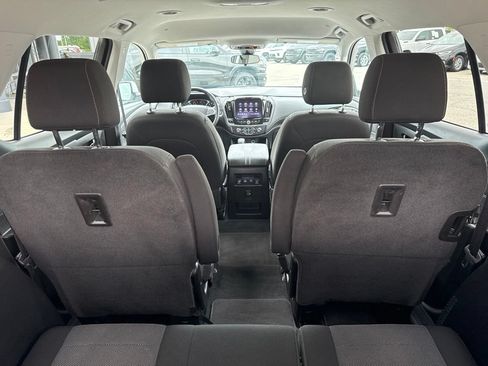 Used 2021 Chevrolet Traverse LT FWD image 18