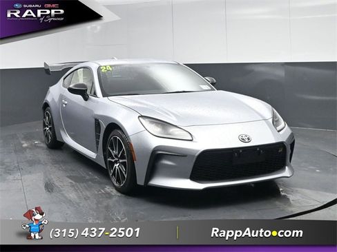 Used 2024 Toyota GR86 image 2