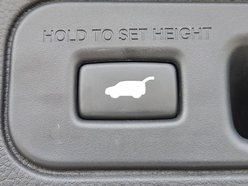Certified 2025 Honda Pilot Touring image 26