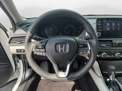 Used 2018 Honda Accord EX image 12