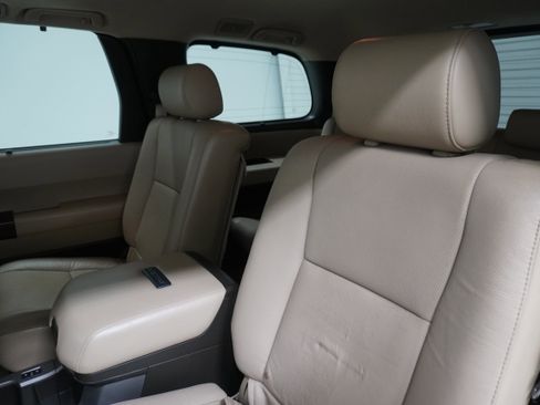 Used 2011 Toyota Sequoia Platinum image 11