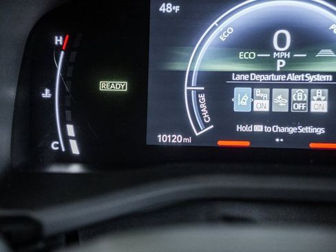 Used 2025 Toyota Camry LE image 40